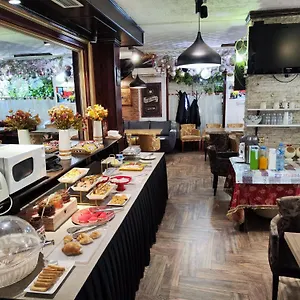 Hotel Livia, Tirana