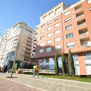 Oresti Center טיראנה